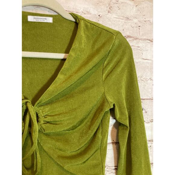 Peppermayo Crop Top Womens 6 Pea Green Slinky Tie Front Ruched Cropped Boho - Picture 7 of 15